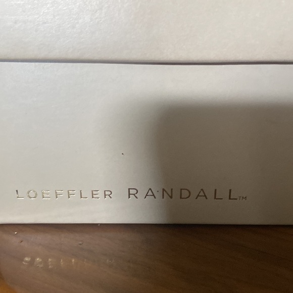 Never worn size 6 1/2 boot - Picture 6 of 9